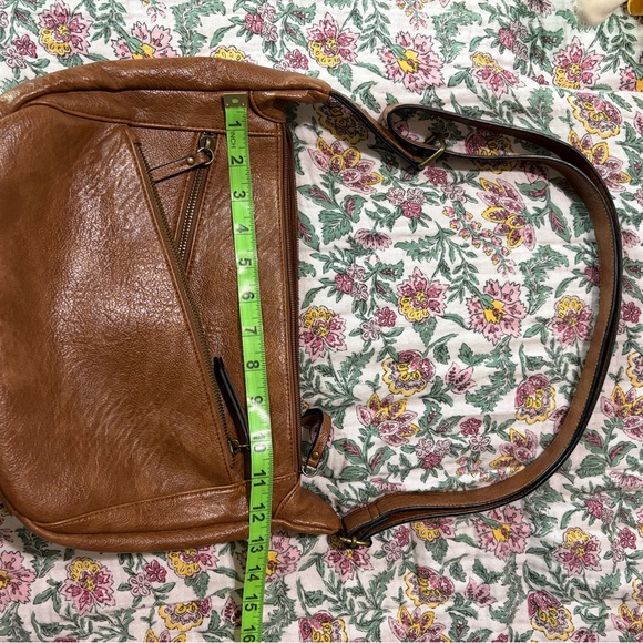 Bueno Brown Leather Shoulder Bag - Picture 8 of 13